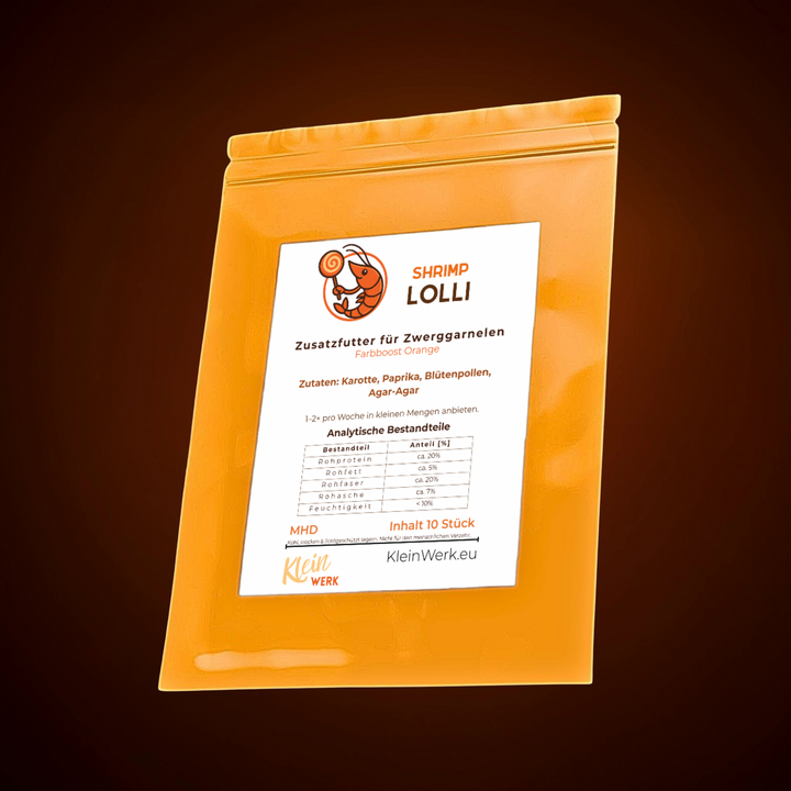 Orangefarbene Verpackung mit weißem Etikett und Shrimp Lolli Logo für Zwerggarnelenfutter.