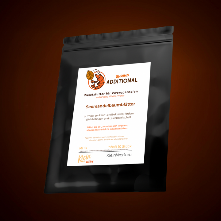 Schwarze wiederverschließbare Verpackung mit weißem Etikett und orangenem Logo für Seemandelbaumblätter.